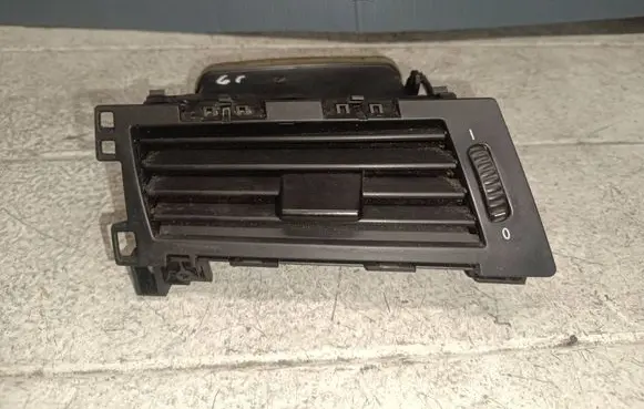 BMW 5 E60 E61 Dashboard side air vent grill/cover trim 691073106