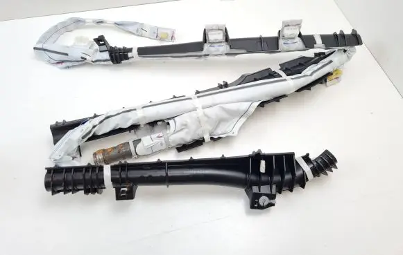 Toyota Prius (XW50) Roof airbag