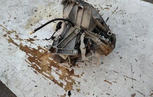 Manual 5 speed gearbox