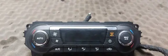 Ford Focus Climate control unit BM5T18C612CJ WI8A98418