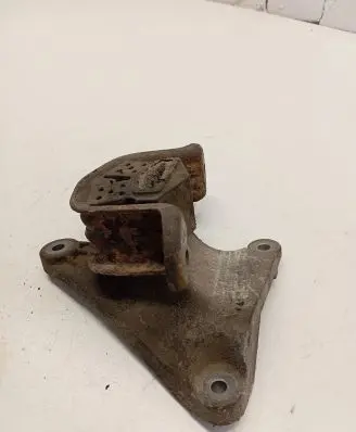 Volkswagen Transporter - Caravelle T5 Engine mount bracket 7H0399151H