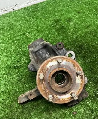 Ford Focus Front wheel hub av613k170