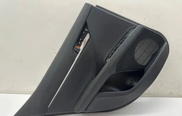 Toyota Camry VIII XV70 Rear door card panel trim