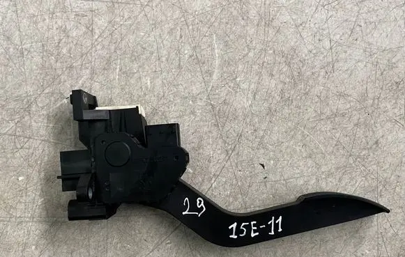 Iveco Daily 6th gen Accelerator throttle pedal 5801814890
