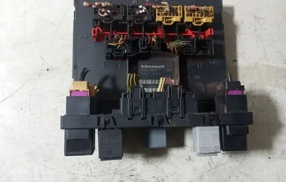Volkswagen PASSAT B6 Comfort/convenience module 3C8937049D