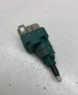 Volkswagen Touareg I Brake pedal sensor switch 7L6945511