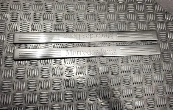 Mercedes-Benz E W212 Side skirt front trim A2126860936