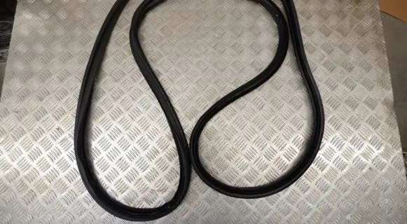 Hyundai Ioniq 5 Trunk rubber seal (body) 