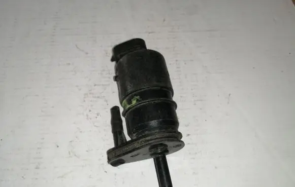 Renault Espace II Windscreen/windshield washer pump 7700802336
