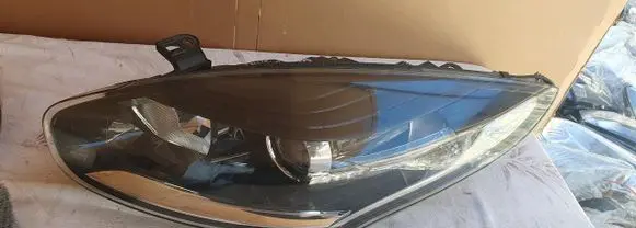 Renault Megane III Headlight/headlamp 260609865R