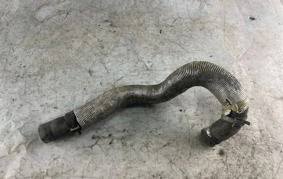 Nissan Patrol Y61 Engine coolant pipe/hose