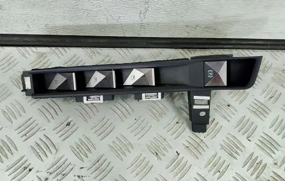 Citroen DS7 Crossback Central console control unit 