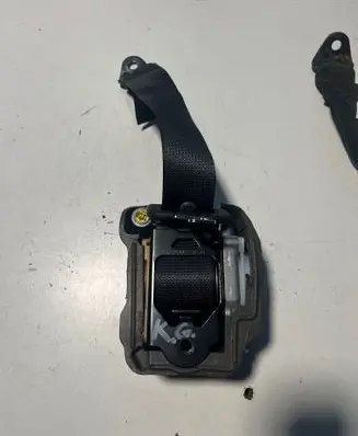 Rear seatbelt