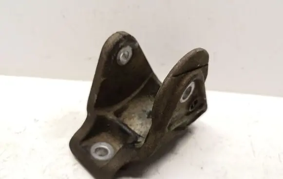 Peugeot 4007 Gearbox mounting bracket 701329