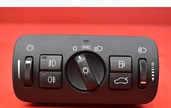Volvo V70 Light switch 30739415