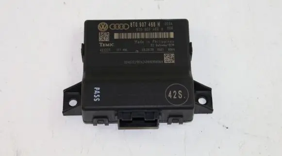 Audi A4 S4 B8 8K Gateway control module 8T0907468H