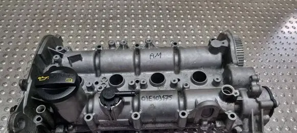 Volkswagen Golf V Rocker cam cover 04E103479 04E103475AM