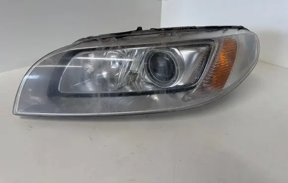 Volvo V70 Headlight/headlamp 31420013