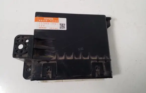 Lexus CT 200H Other control units/modules 8865076320