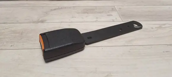 Seat Alhambra (Mk1) Front seatbelt buckle 