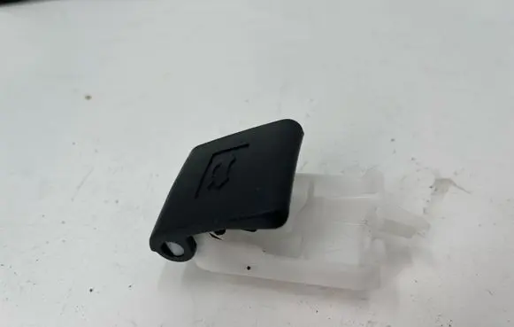 Toyota Yaris XP210 Engine bonnet (hood) release handle 