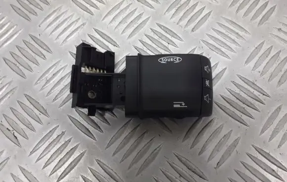 Renault Megane II Head unit multimedia control 8200103769