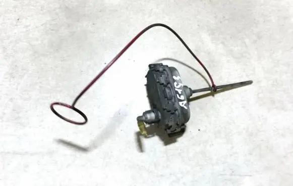 Audi A3 S3 8L Central locking vacuum pump 8d0862153