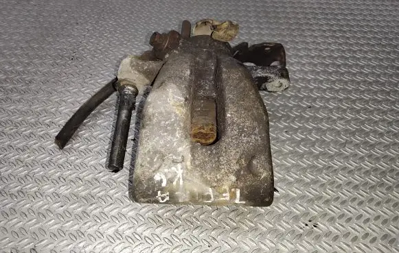 Opel Zafira A Rear brake caliper
