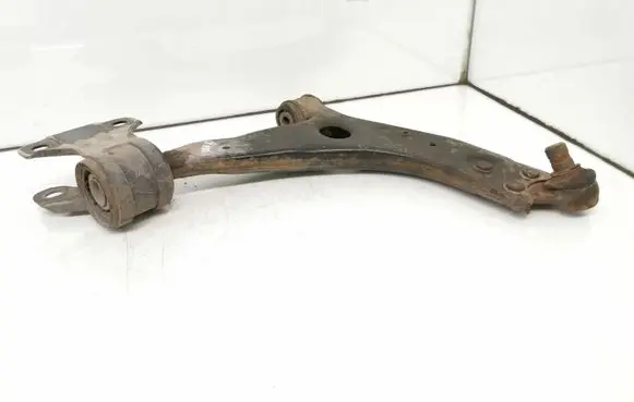 Ford Focus Front lower control arm/wishbone BV6130339AAA