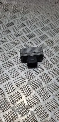 Opel Zafira A Glow plug pre-heat relay 80066060