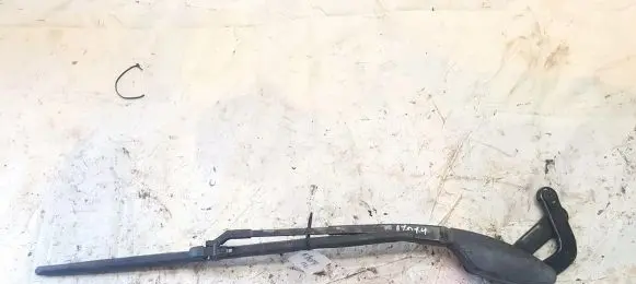 Mercedes-Benz CLS C219 Front wiper blade arm