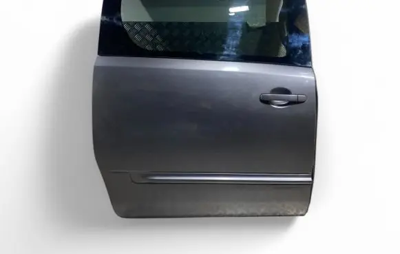 Nissan Quest Side sliding door 