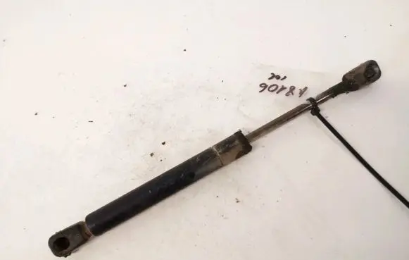 Audi A4 S4 B5 8D Tailgate/trunk strut/damper 8d5827552a