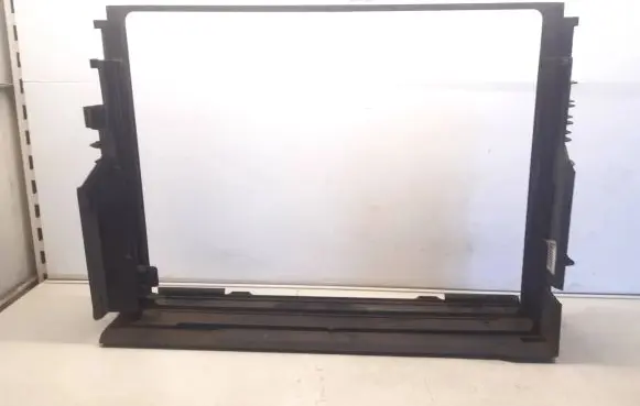BMW 7 E65 E66 Radiator trim 7507970 PA66GF30 10519311