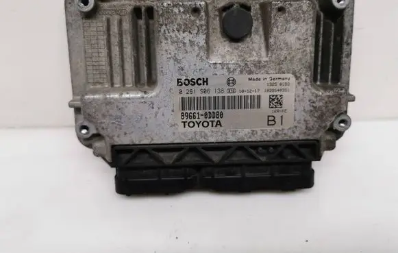 Toyota Yaris Engine control unit/module 896610DD80 0261S06138 1039S40351