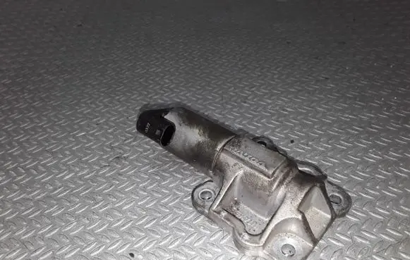 Volvo S60 Camshaft vanos timing valve 8670421