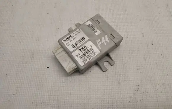 BMW 5 F10 F11 Air suspension control unit module (rear) 6799677 37146799677 37146860386
