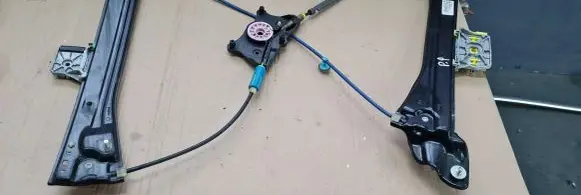 Audi A5 Front door window regulator with motor 8W6837462B 36247000B LSM03S
