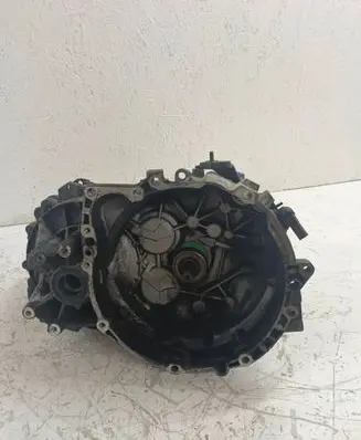 Manual 5 speed gearbox