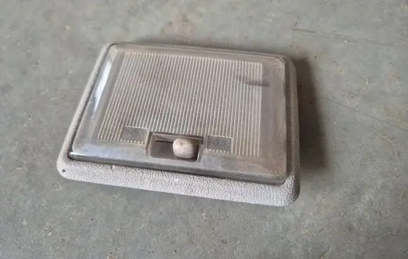 Mitsubishi L200 Rear seat light