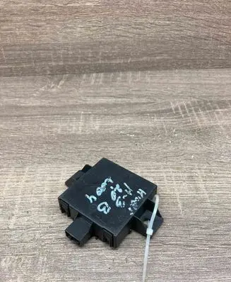 Audi A3 S3 8P Alarm control unit/module 1K0907719