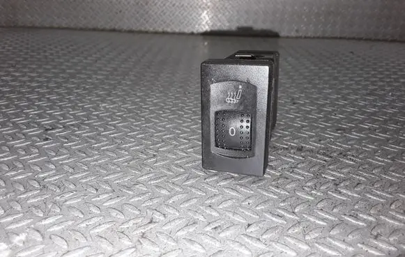Volkswagen PASSAT B5.5 Seat heating switch 3B0963564C