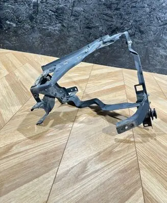 Mercedes-Benz C W204 Headlight/headlamp mounting bracket 204620589 pp204620589