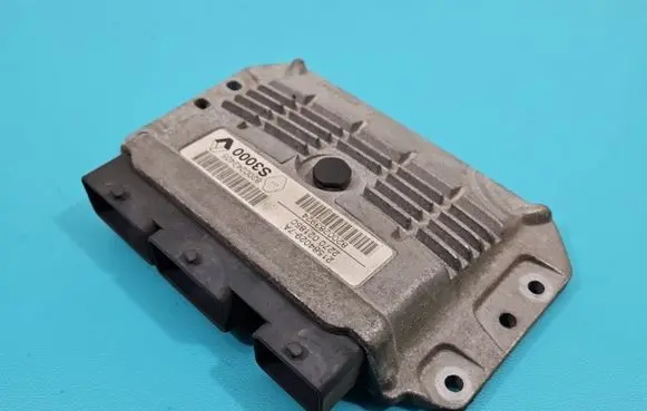 Renault Megane II Engine control unit/module ECU 8200283924 IMPRK1410356
