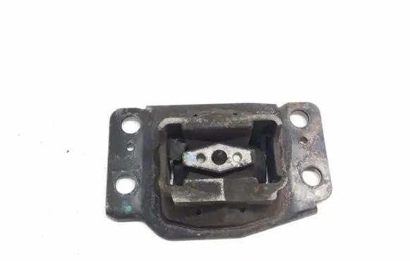Ford Fusion II Engine mount bracket