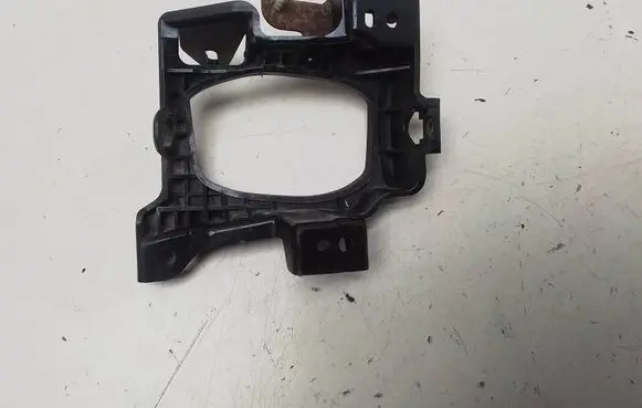 Mazda 3 I Fog light bracket 