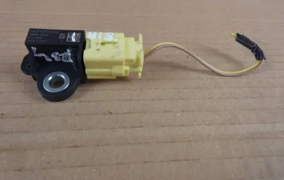 Nissan X-Trail T30 Airbag deployment crash/impact sensor 988303RA0A