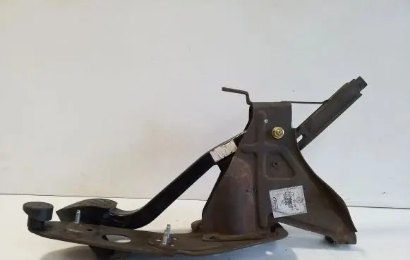 Volkswagen Transporter - Caravelle T5 Brake pedal 7H1721057 7H1721143