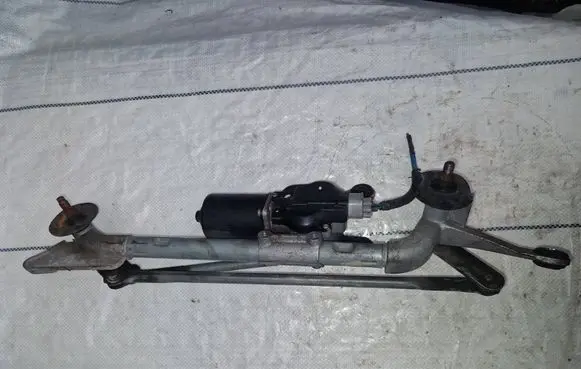 Front wiper linkage and motor