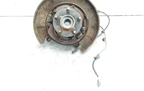 Rear wheel hub spindle/knuckle